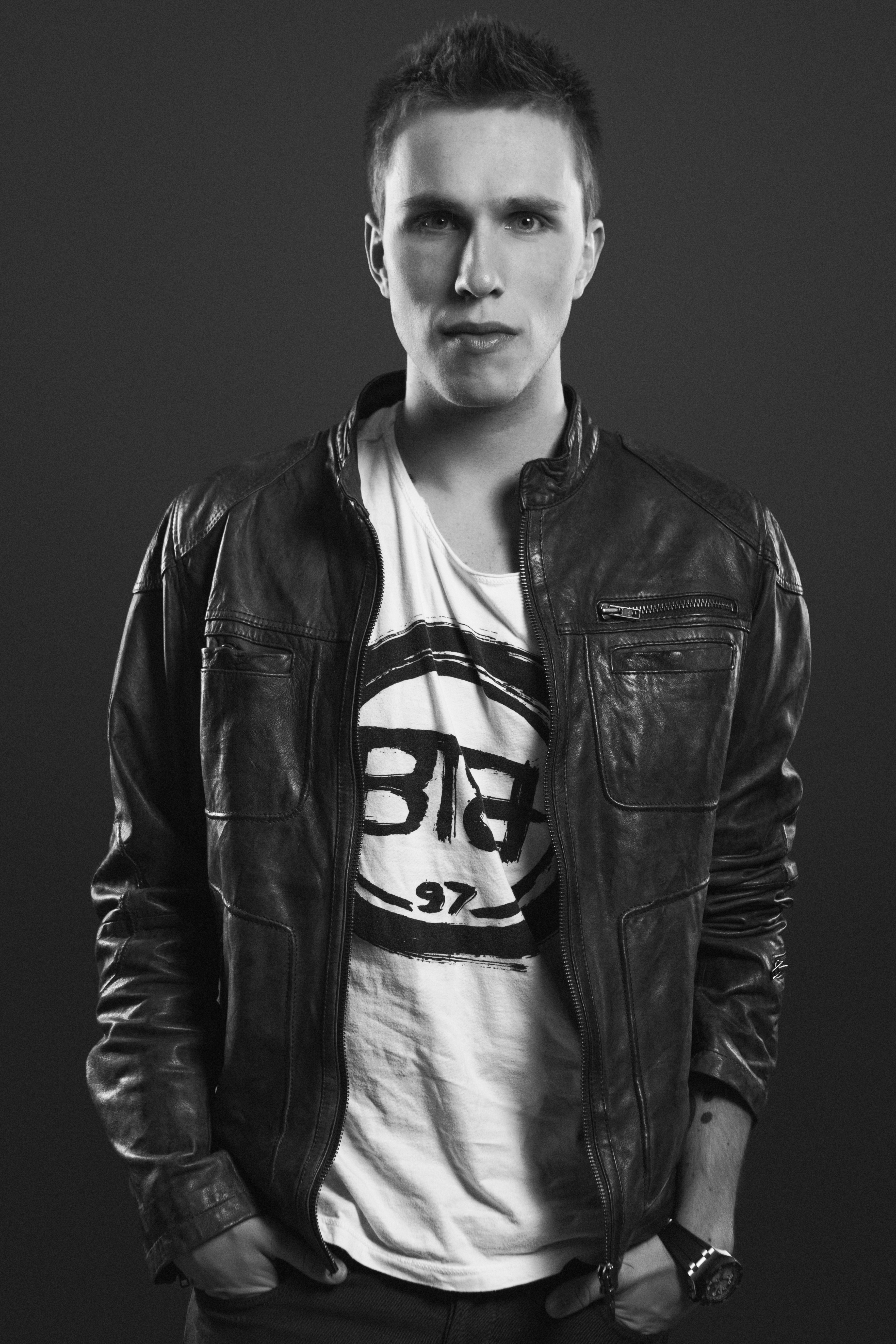 20121016_nickyromero_0266_bw