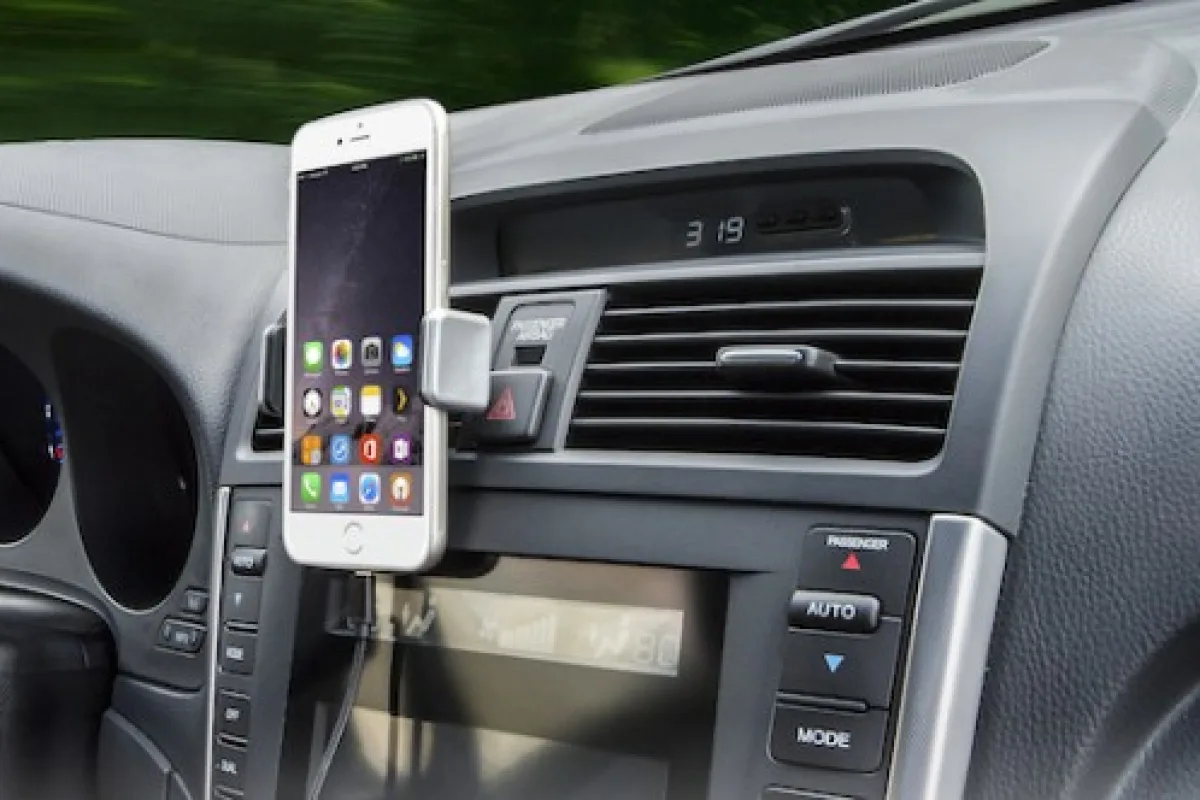 Bracketron Introduces All-In-One RoadTripper Travel Pack for iPhone at SEMA Show