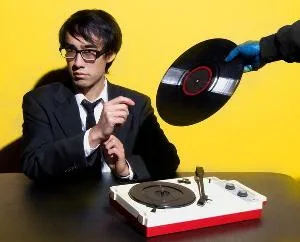 DJ Mike Relm rocks Youtube Live with crazy VJ scratch Performance