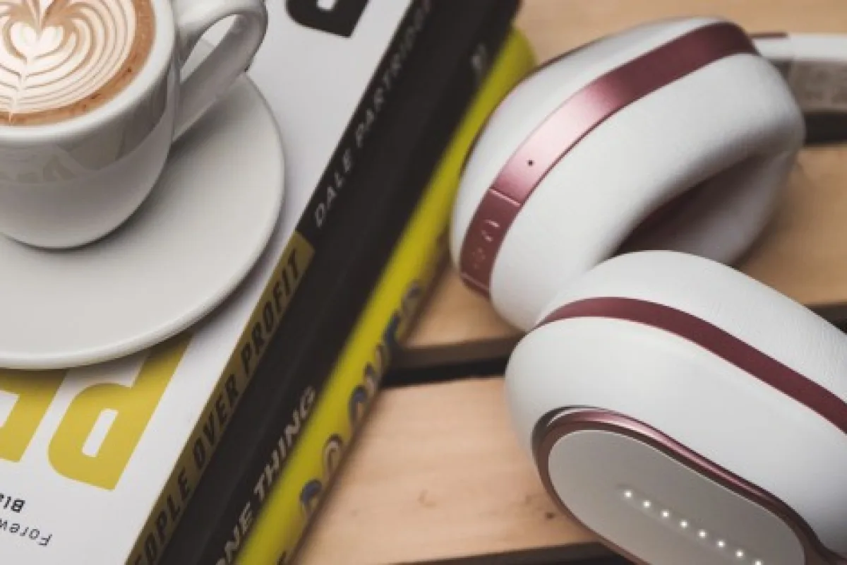 Phiaton Unveils Fashionable Color Options for BT 100 NC and BT 460 Bluetooth Headphones