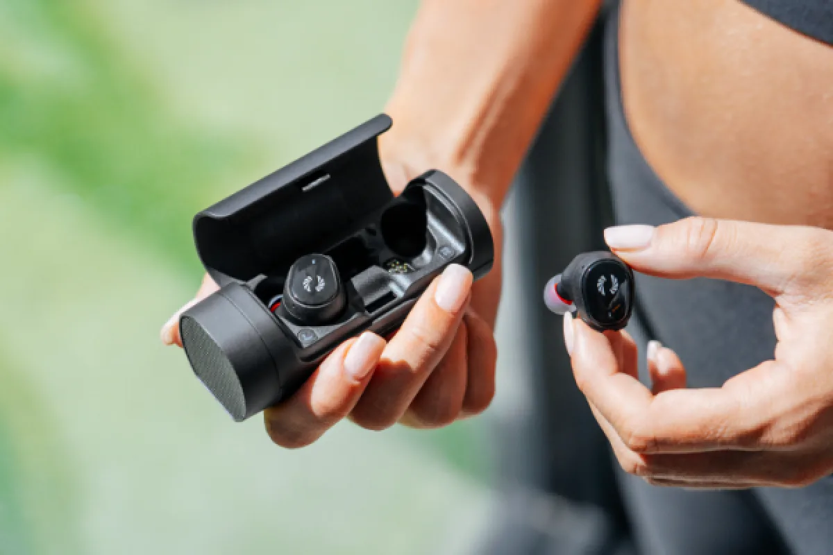 Phiaton Announces BOLT BT 700: World’s First True Wireless Earbuds Featuring Balanced Armature Drivers & Charging Speaker Case