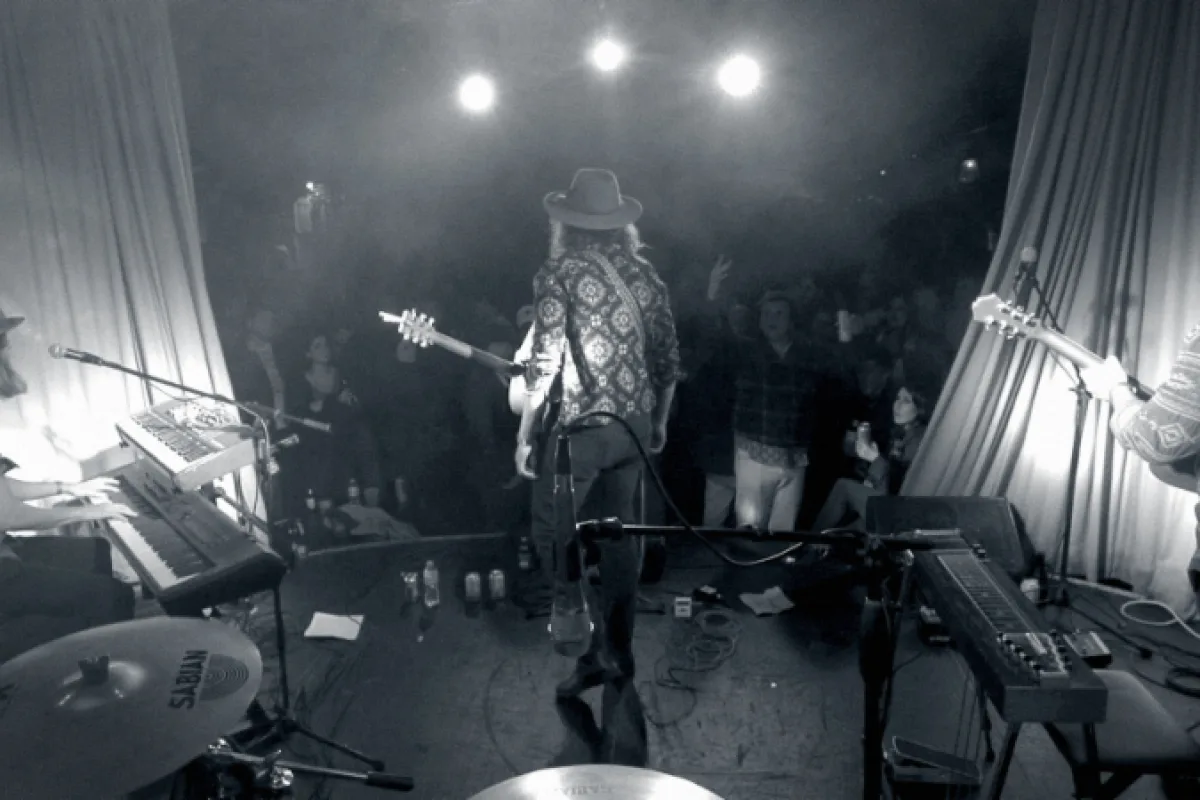 THE VEGABONDS Release New Video For Single “Best I Can” From New Album ‘V,’ Band Now On Tour