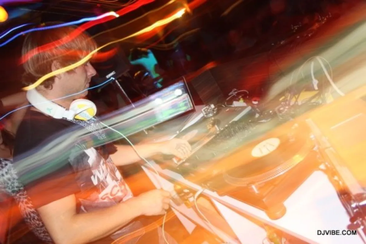 Universal Music and Serato Announce Innovative Secure Digital Delivery Service For DJs
