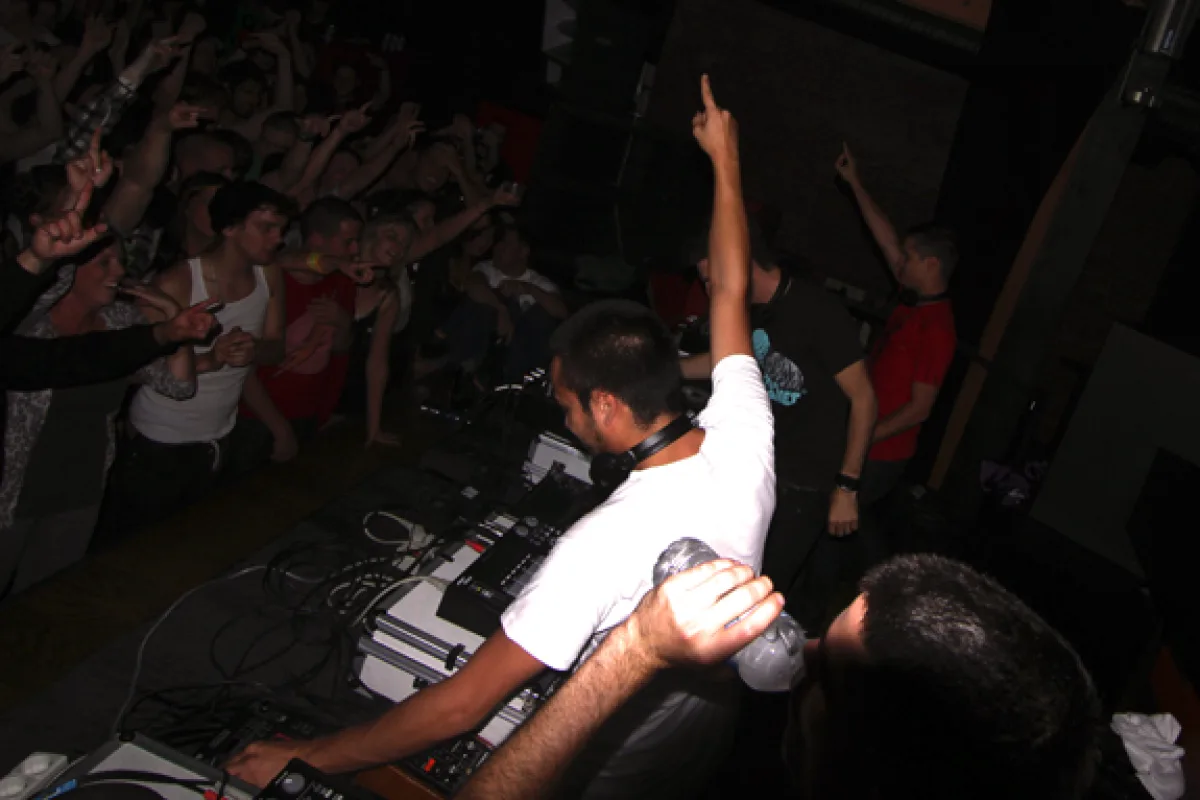 GET DIRTYPHONICS!!